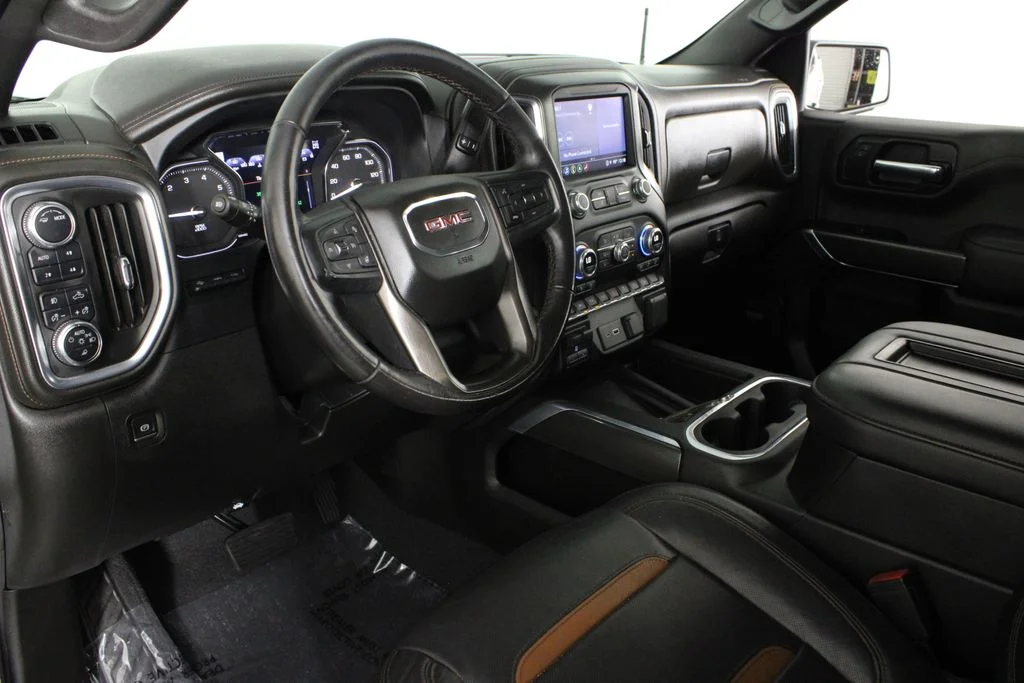 Used 2022 White GMC AT4 image 17
