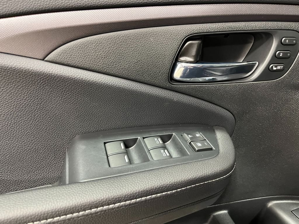 New 2026 Sonic Gray Pearl Honda RTL image 13