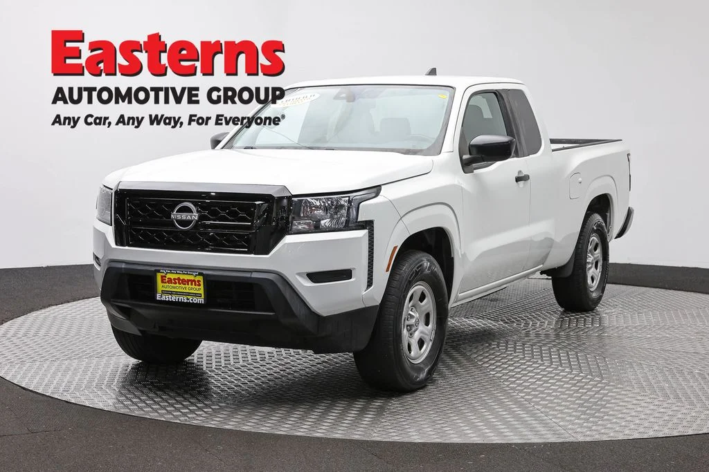 Used 2022 White Nissan S image 1