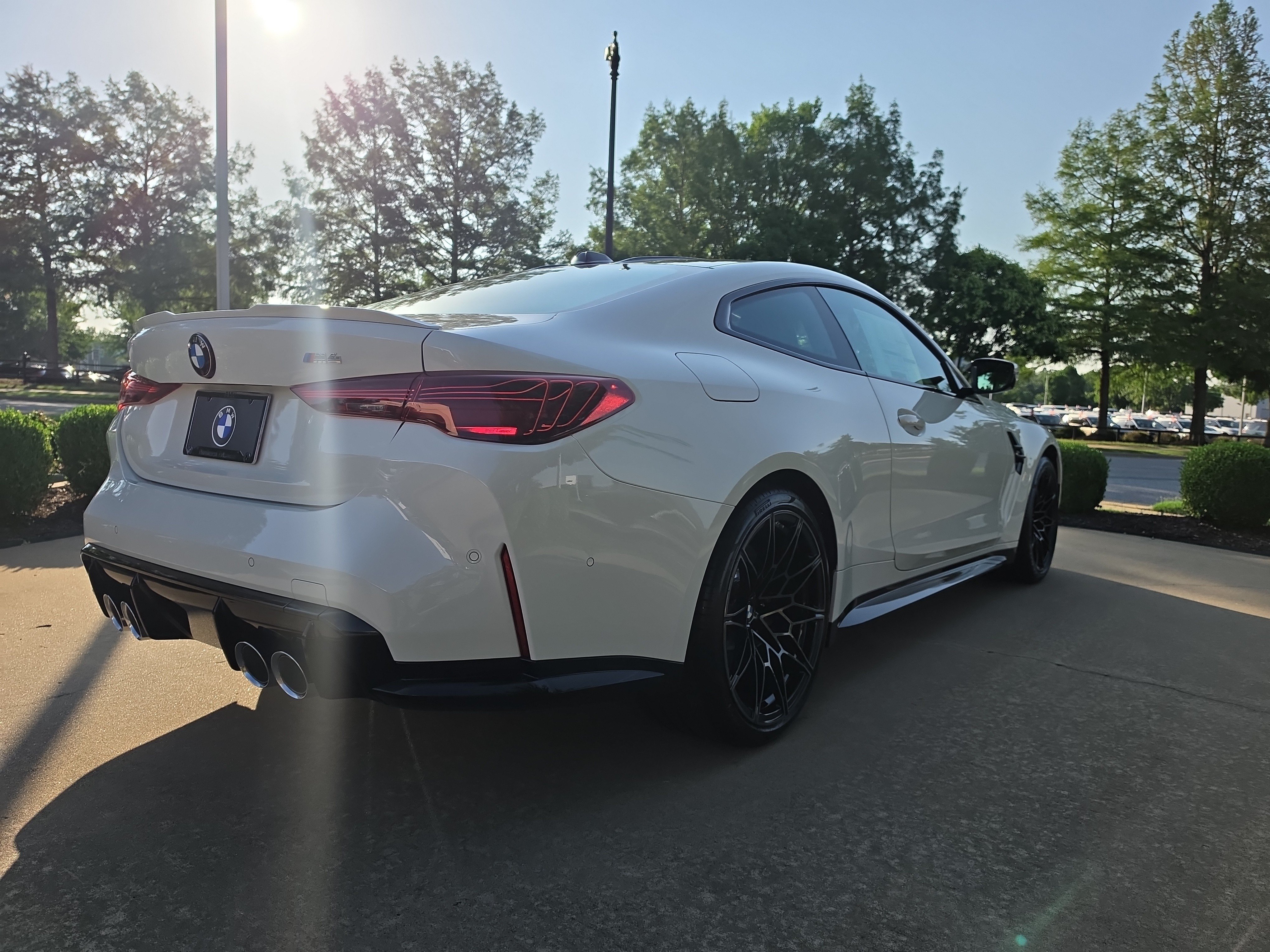 New 2027 ALPINE WHITE BMW  image 5