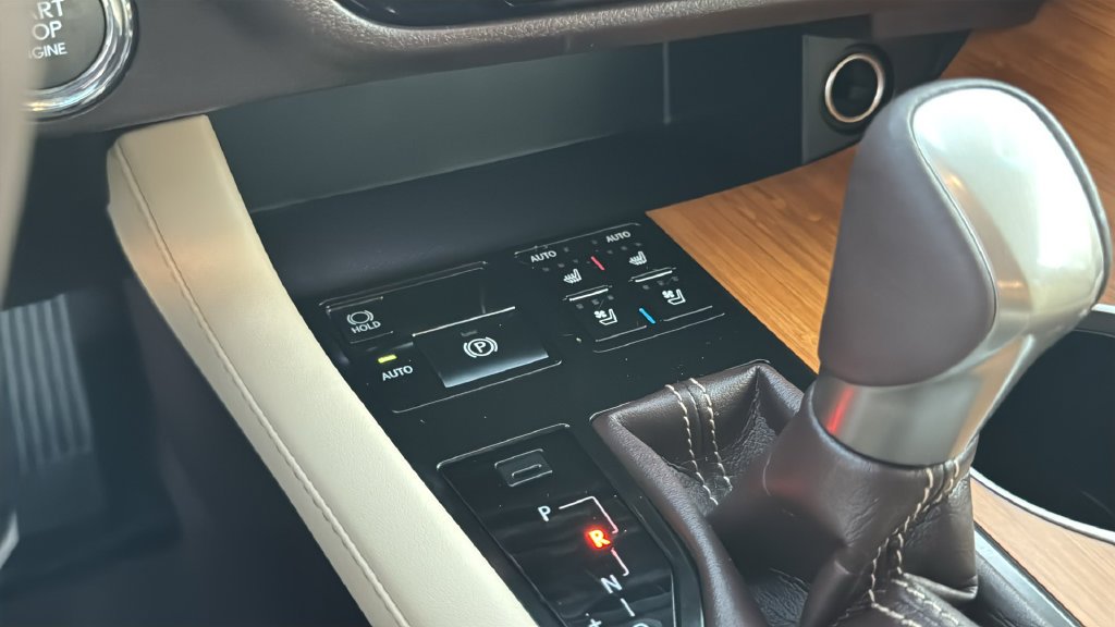 Used 2016 Red Lexus 350 image 29
