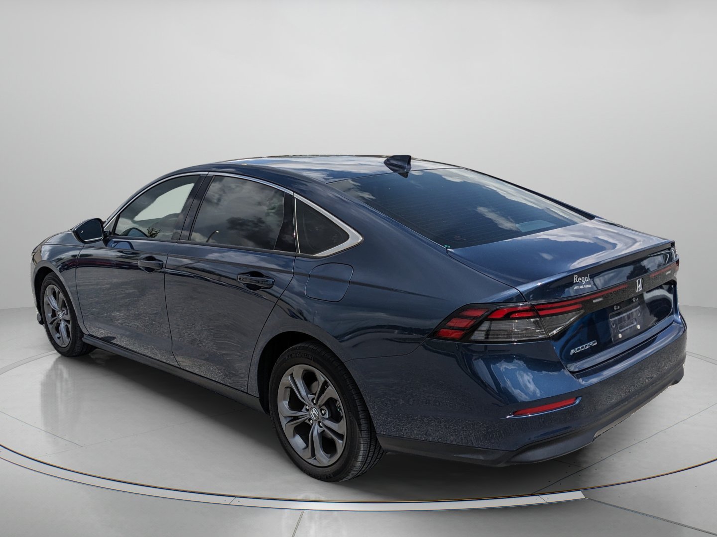 Certified Used 2024 Canyon River Blue Metallic Honda EX image 4