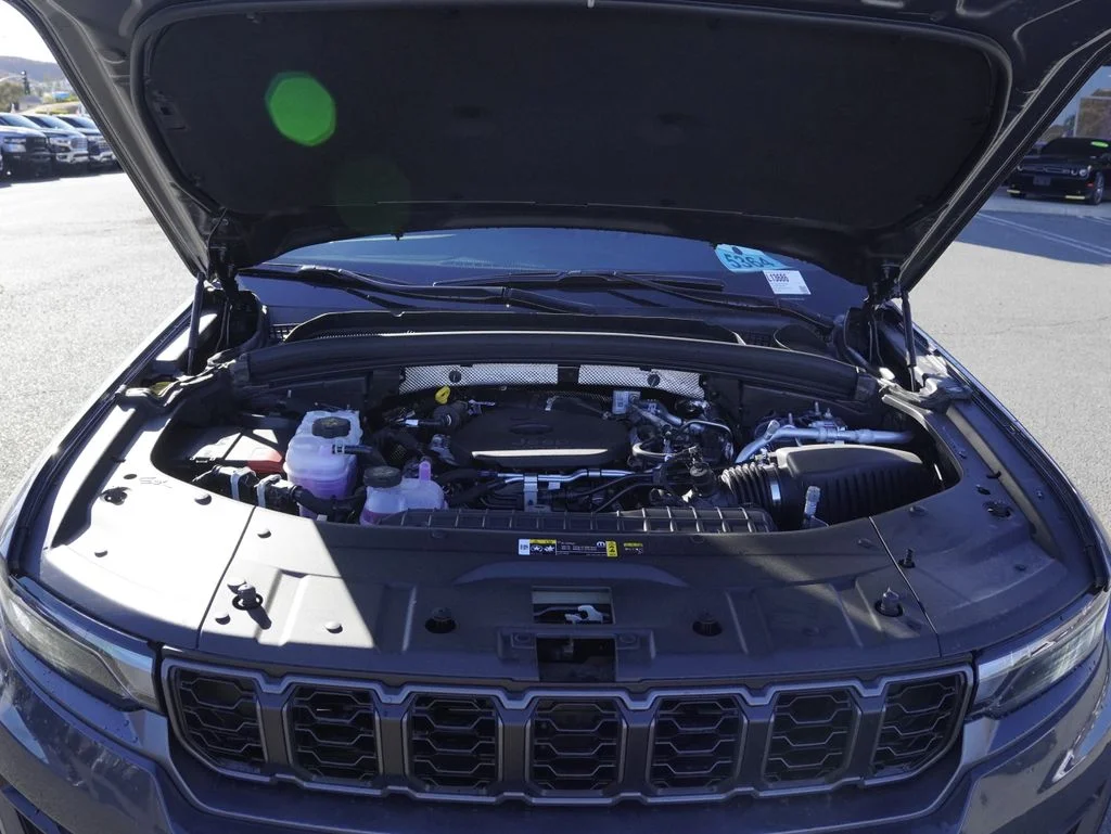 New 2026 Baltic Gray Metallic Clearcoat Jeep Altitude image 34