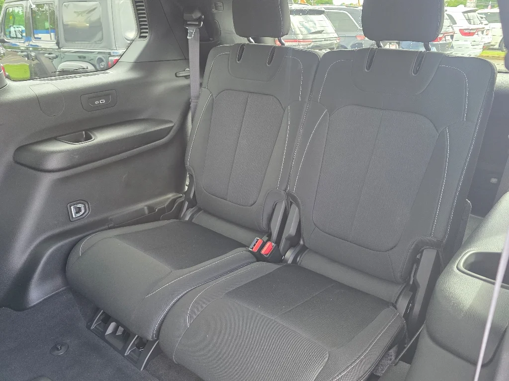 Used 2026 Baltic Grey Metallic Clear Coat Jeep Laredo image 31