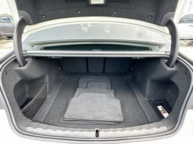 Used 2023 White BMW 330i image 26