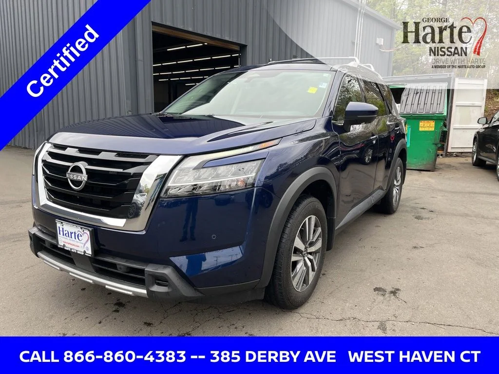 2024 Nissan Pathfinder SL 4WD's photo