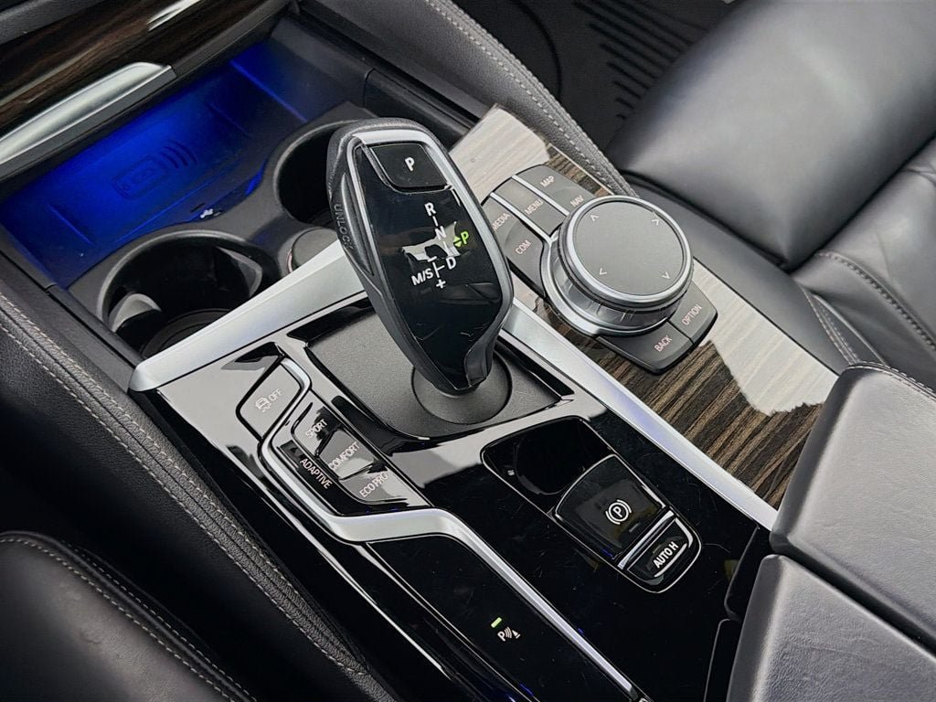 Used 2021 Carbon Black Metallic BMW M550i xDrive image 18