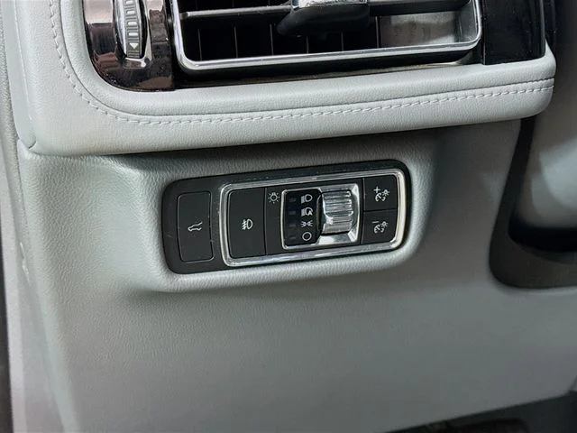 Used 2020 Blue Lincoln Reserve image 10