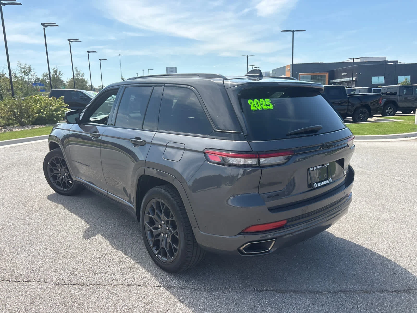Used 2025 Baltic Gray Metallic Clearcoat Jeep Summit image 8