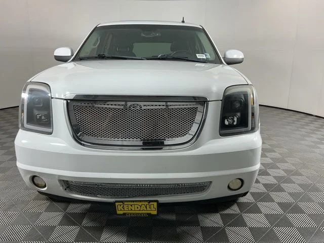 Used 2008 GMC Yukon XL Denali with VIN 1GKFK63878J191323 for sale in Marysville, WA