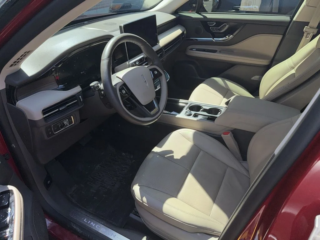 Used 2024 Red Lincoln Grand Touring image 4