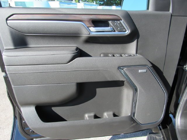 New 2026 Onyx Black GMC SLT image 10
