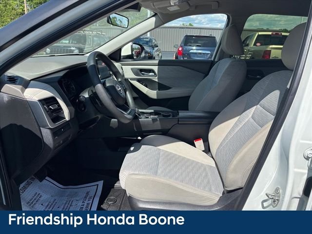 Used 2023 White Nissan SV image 11