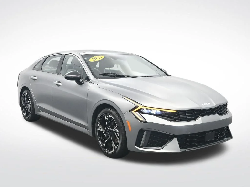 Used 2025 Steel Kia GT-Line image 3