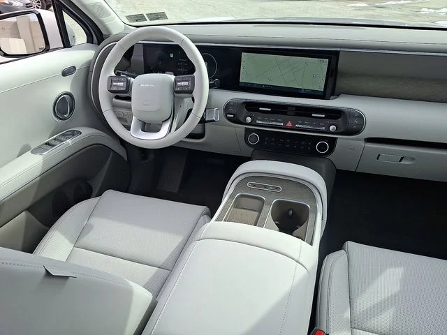 New 2026 Silver Hyundai SEL Premium image 9