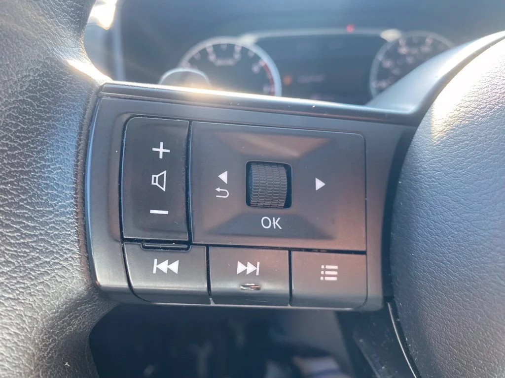 Used 2021 Black Nissan S image 24