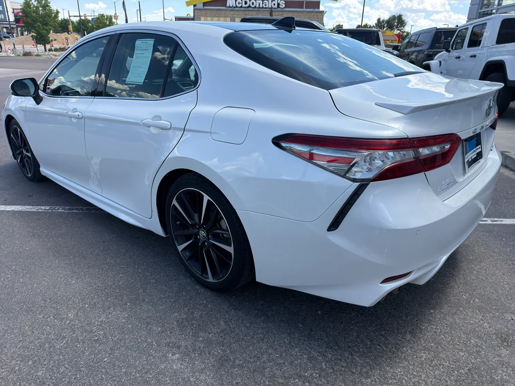 Used 2018 Super White Toyota XSE V6 image 3