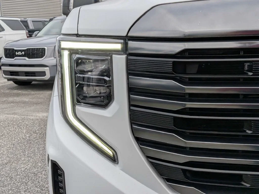 Certified Used 2024 Summit White GMC AT4 image 9