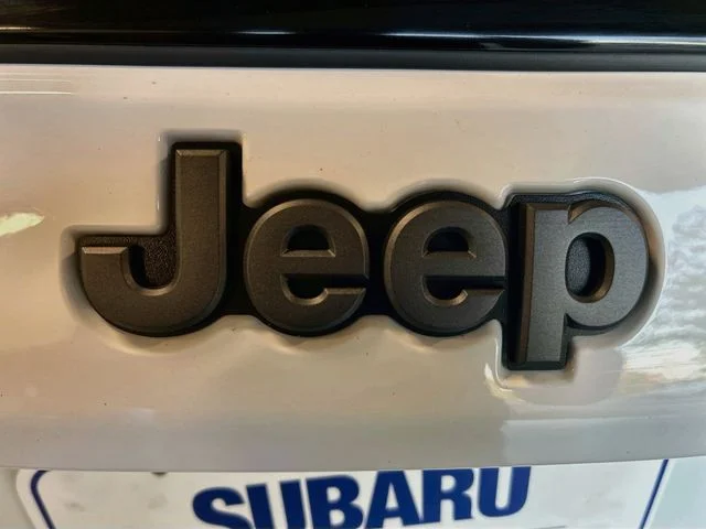 Used 2025 White Jeep Latitude image 11