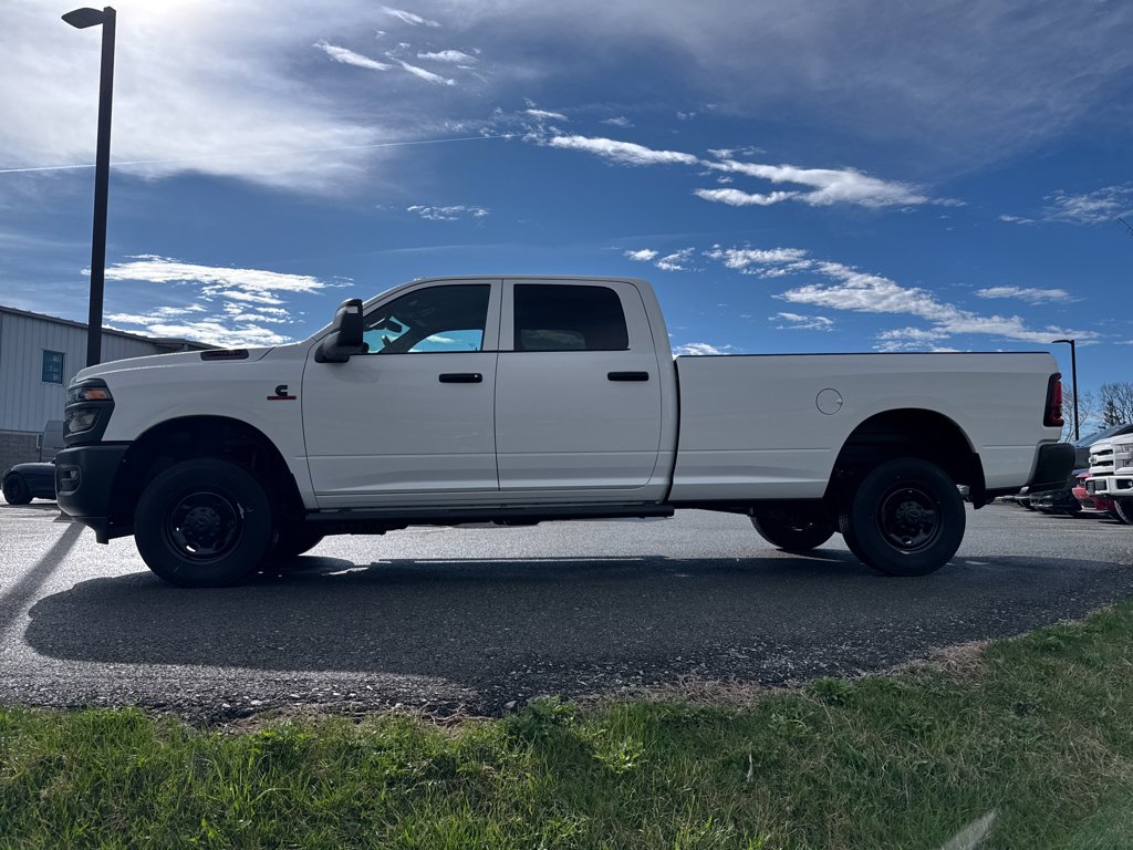 New 2026 Bright White Clear-Coat Exterior Paint RAM Tradesman image 15