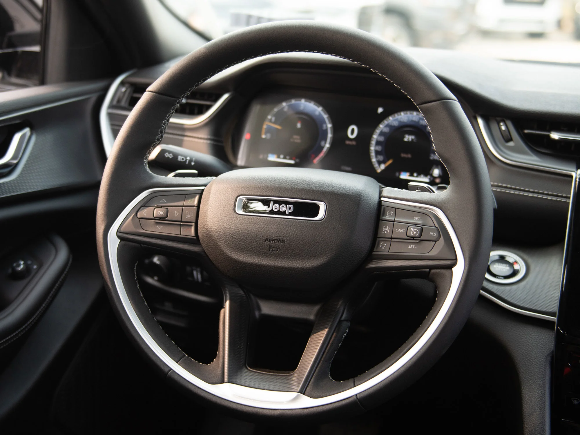 Used 2025 Silver Jeep Altitude* 4x4, Sunroof, Heated Leather, Remote Start image 10