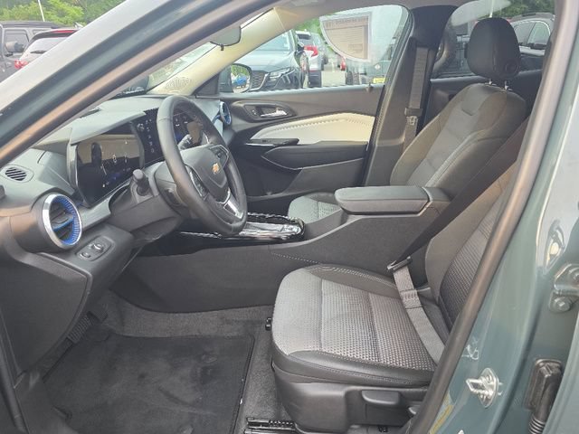 Used 2025 Cypress Gray Chevrolet LT image 32