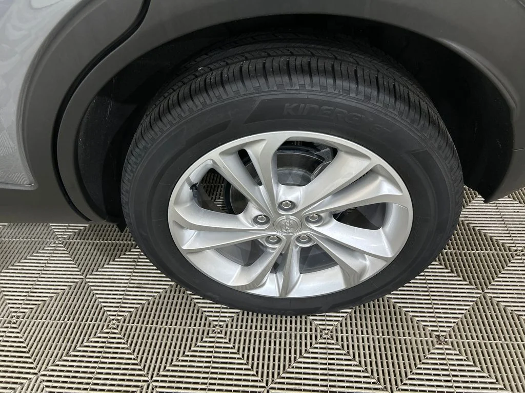 Used 2023 Gray Buick Preferred image 10