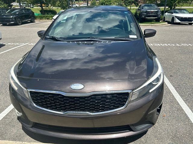 Used 2018 Silver Kia LX image 9