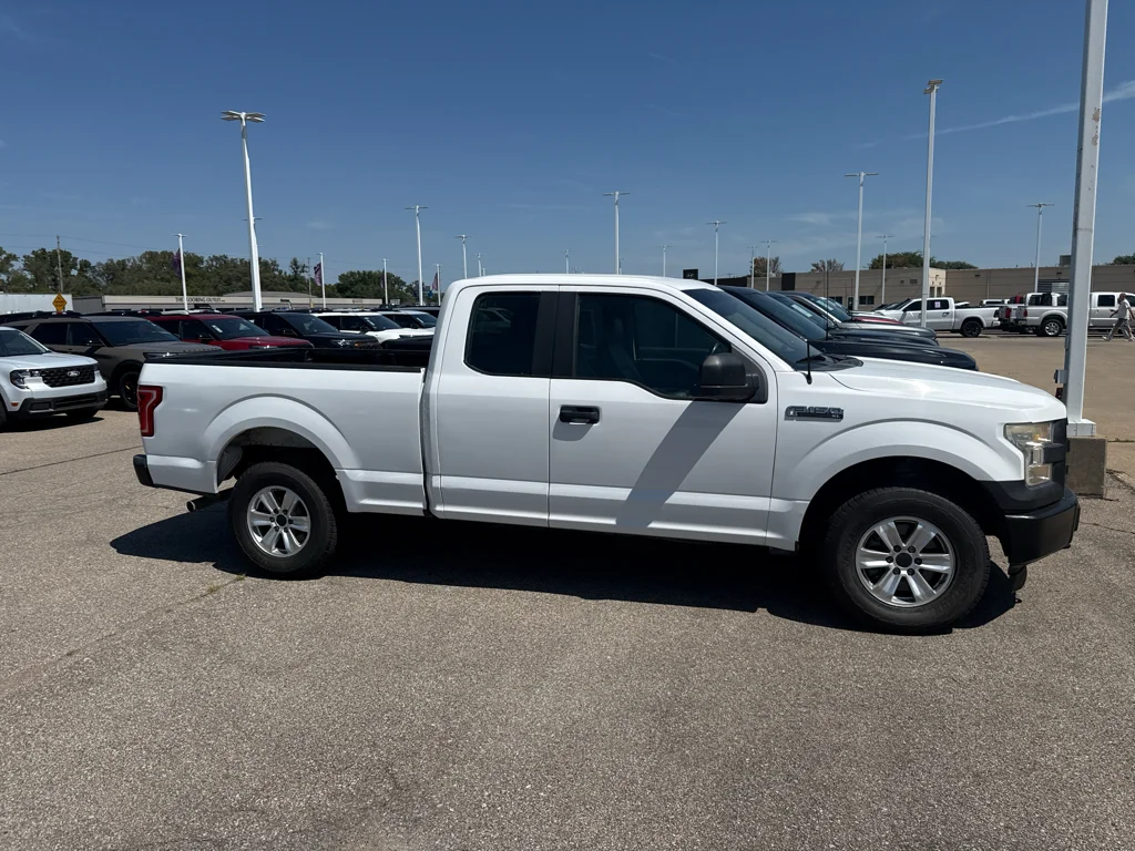 Used 2017 Oxford White Ford XL image 4