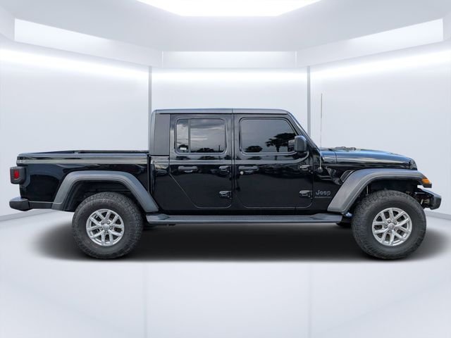 Used 2020 Black Jeep Sport image 2