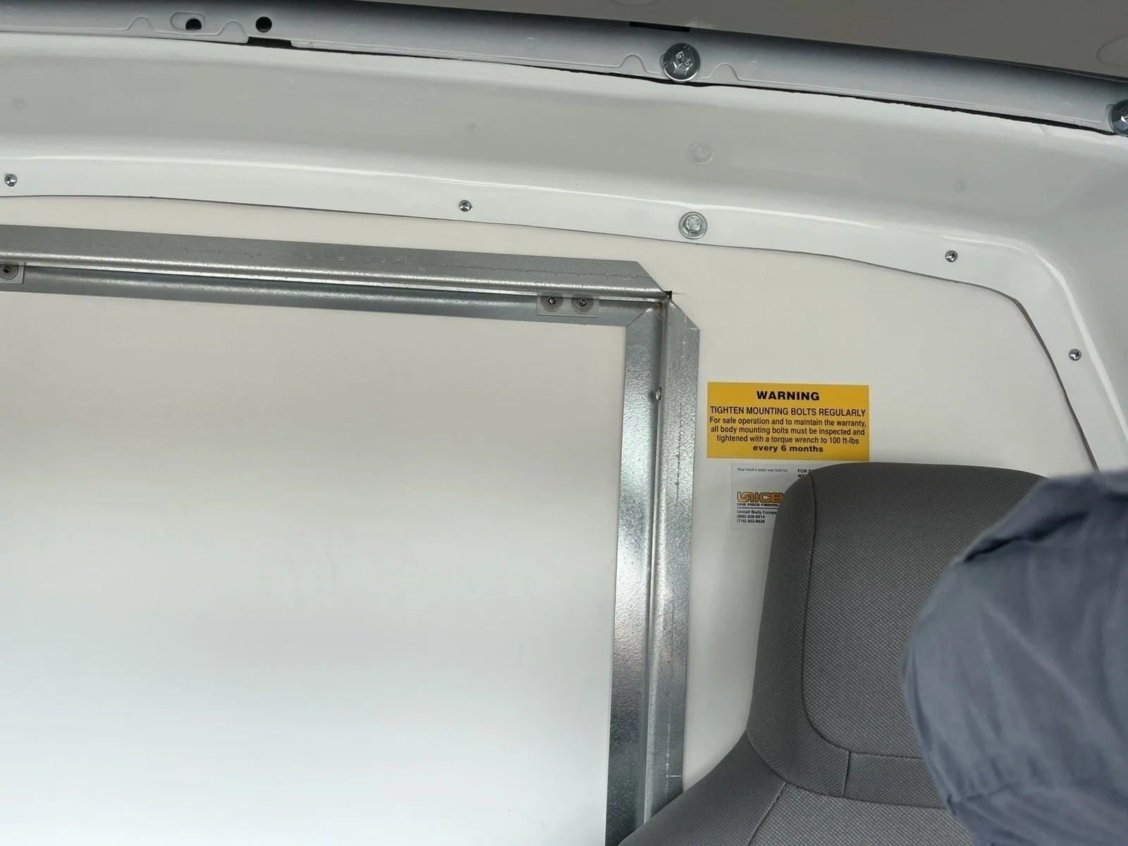 New 2027 Oxford White Ford E-350 SRW image 16