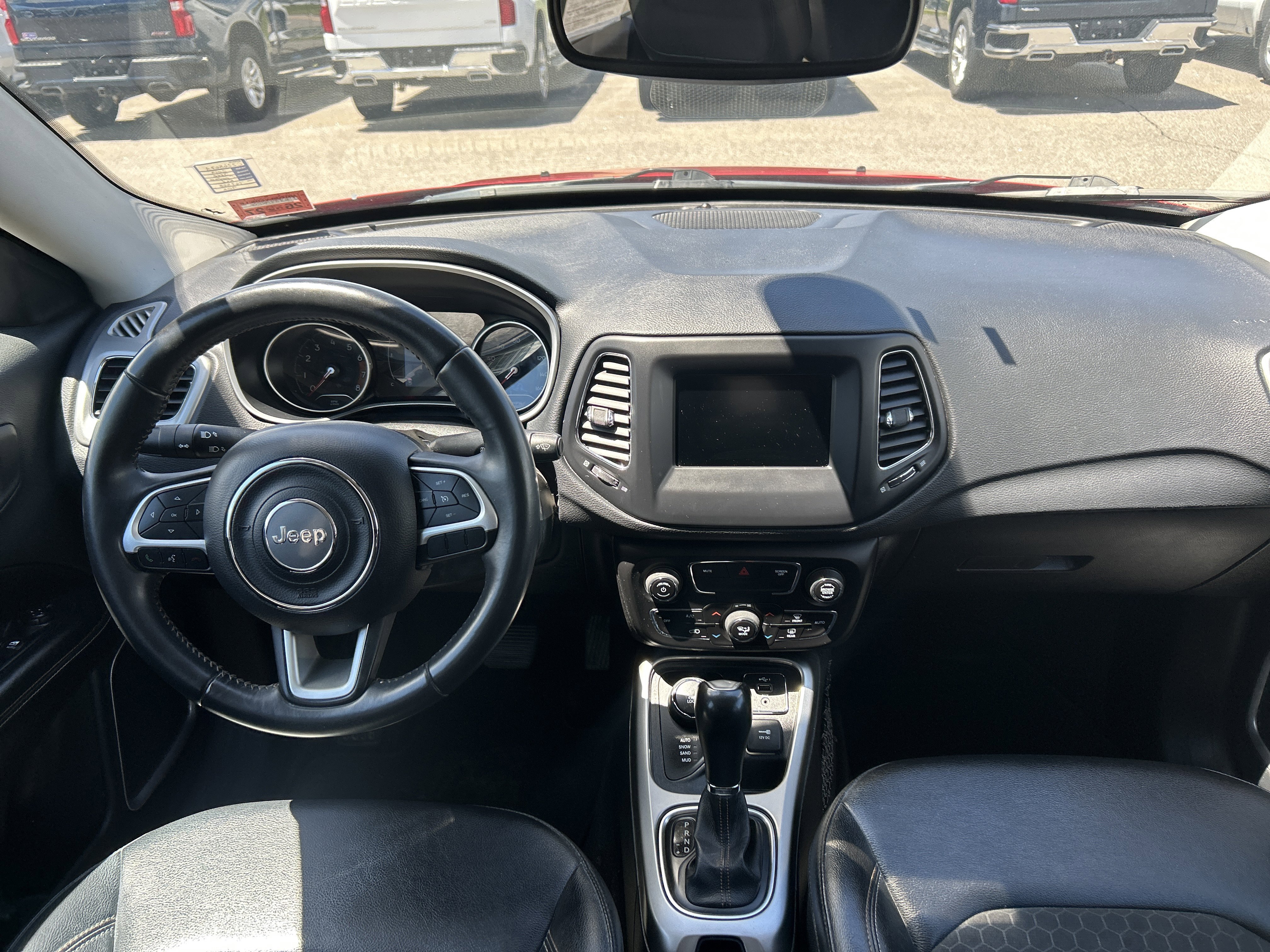 Used 2019 Redline Pearlcoat Jeep Latitude image 8