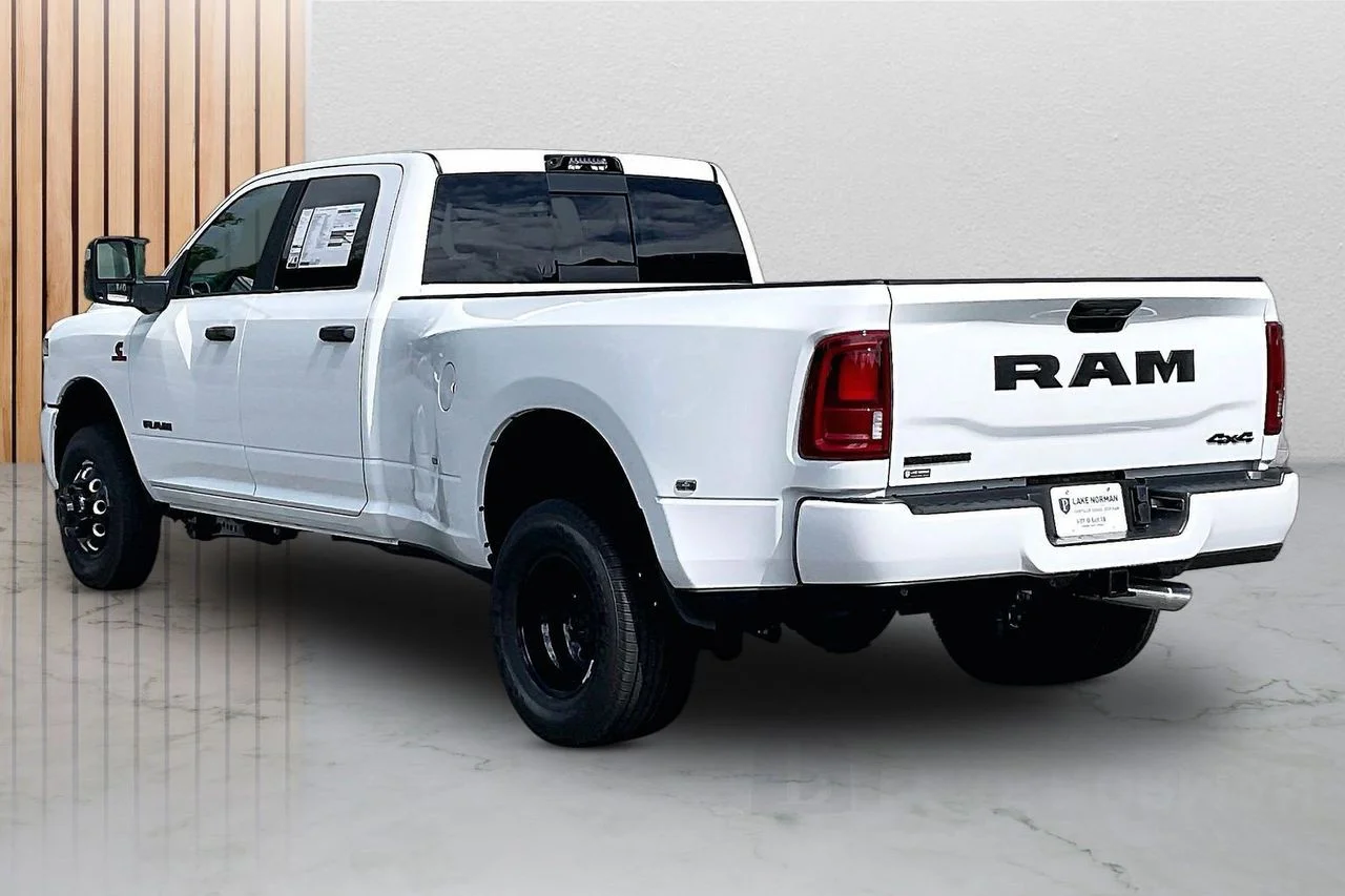 New 2026 Bright White Clear-Coat Exterior Paint RAM Big Horn image 7