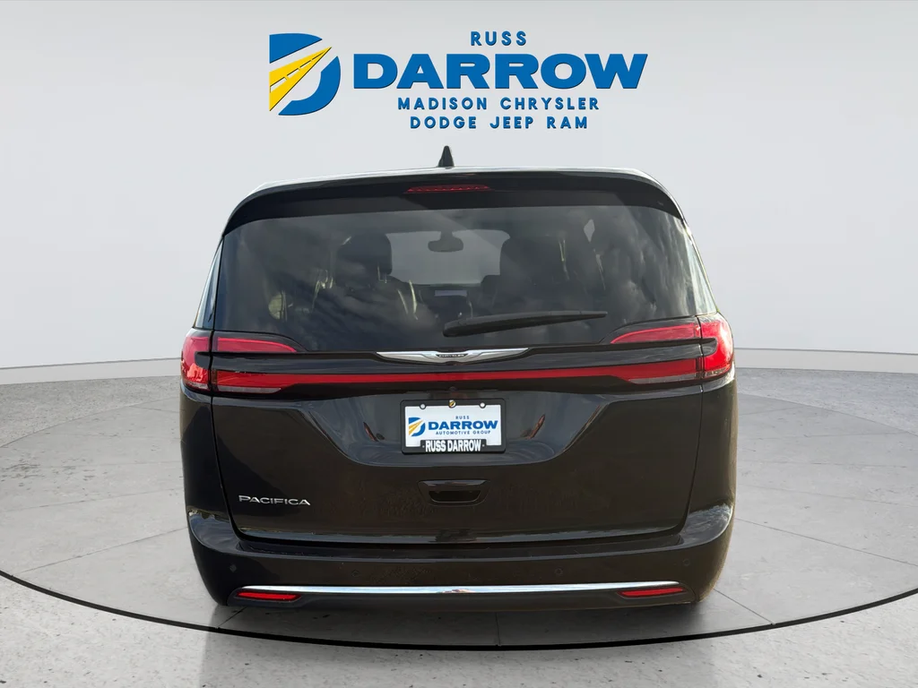 Used 2023 Black Chrysler Touring L image 4