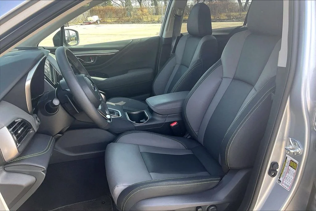 Used 2025 Silver Subaru Onyx Edition XT image 25