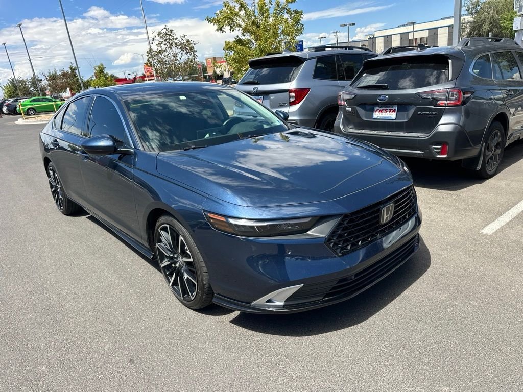 Used 2024  Honda Touring image 3