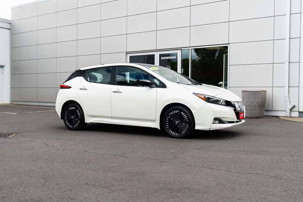 Used 2024 Black Nissan SV Plus image 27