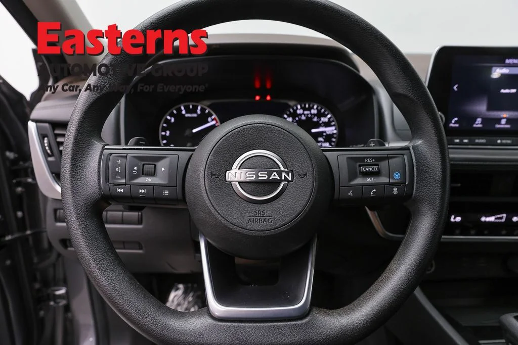 Used 2023 Gray Nissan SV image 10