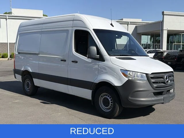 Used 2025 White Mercedes-Benz Cargo 144 WB image 14