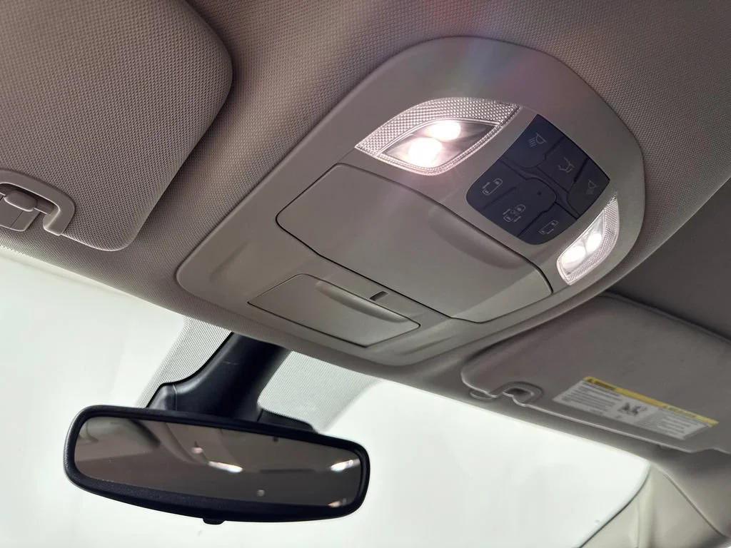 Used 2023 Black Chrysler Touring L image 31