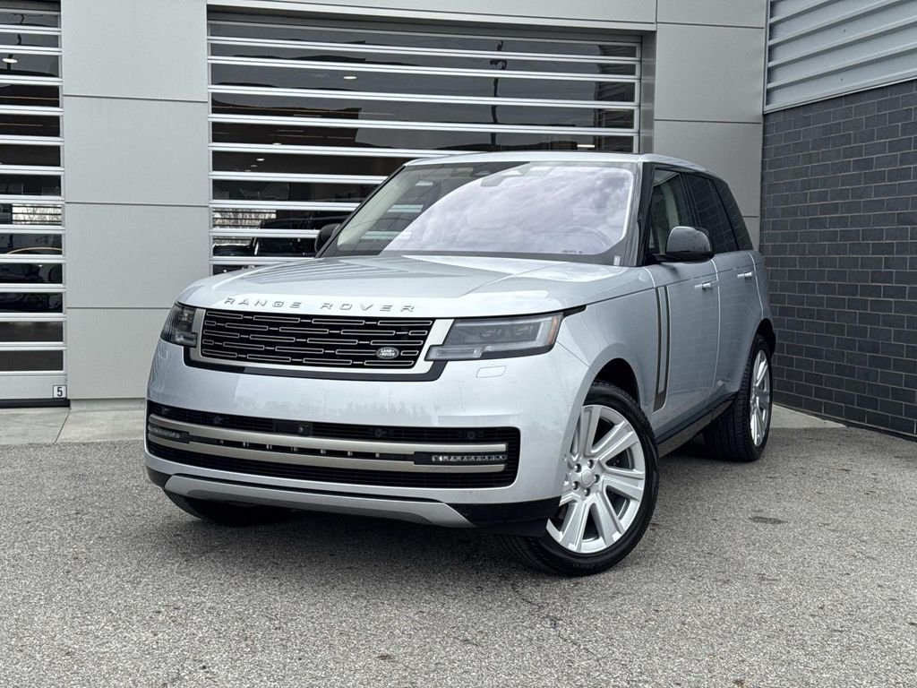 Certified Used 2023 Hakuba Silver Metallic Land Rover SE image 1