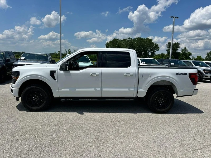 New 2026 Oxford White Ford XLT 4WD SuperCrew 5.5