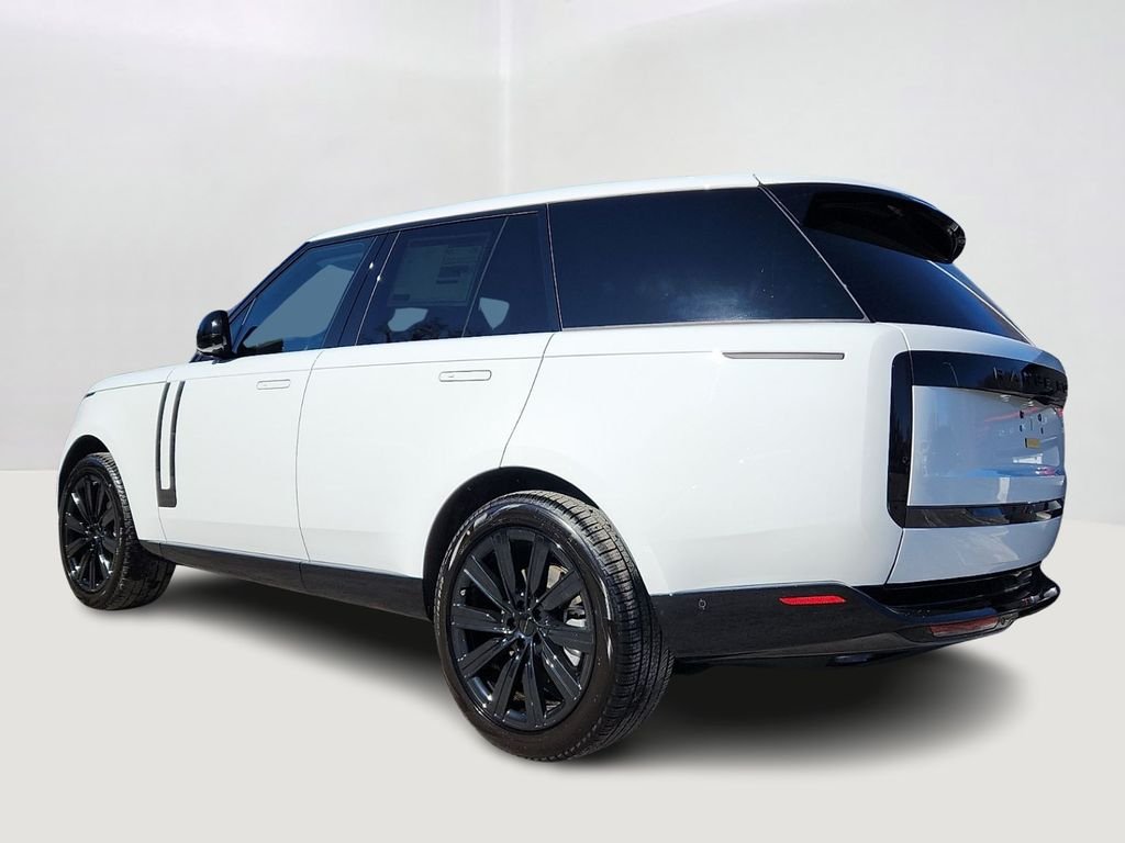 New 2026 Fuji White Land Rover SE image 4