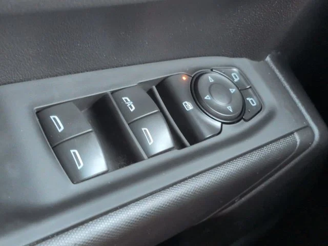 Used 2025 White Chevrolet Custom image 23
