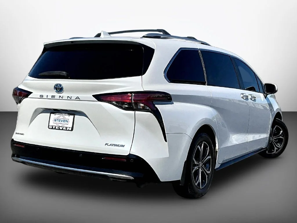 2025 Toyota Sienna Platinum - Photo 6