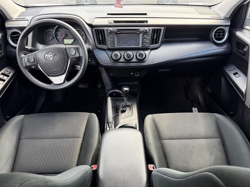 2016 Toyota RAV4 LE - Photo 12