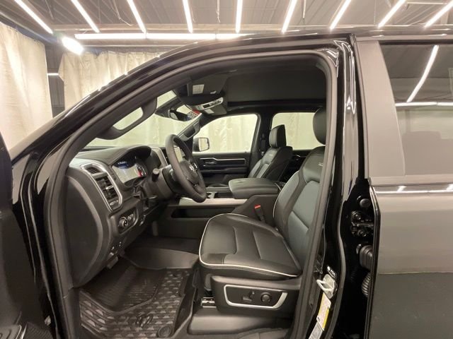 New 2026 Diamond Black Crystal Pearl-Coat Exterior Paint RAM Laramie image 11