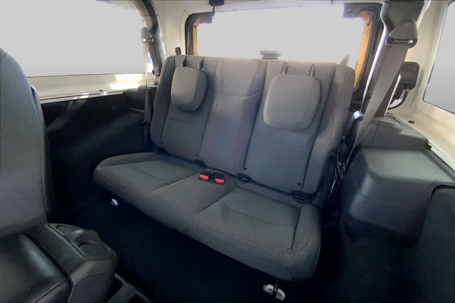 Used 2024 Bright White Clearcoat Jeep Rubicon image 21