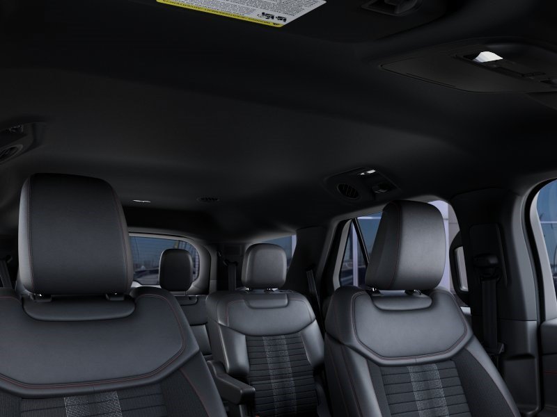 New 2027 Star White Metallic Tri-Coat Ford ST-Line image 22