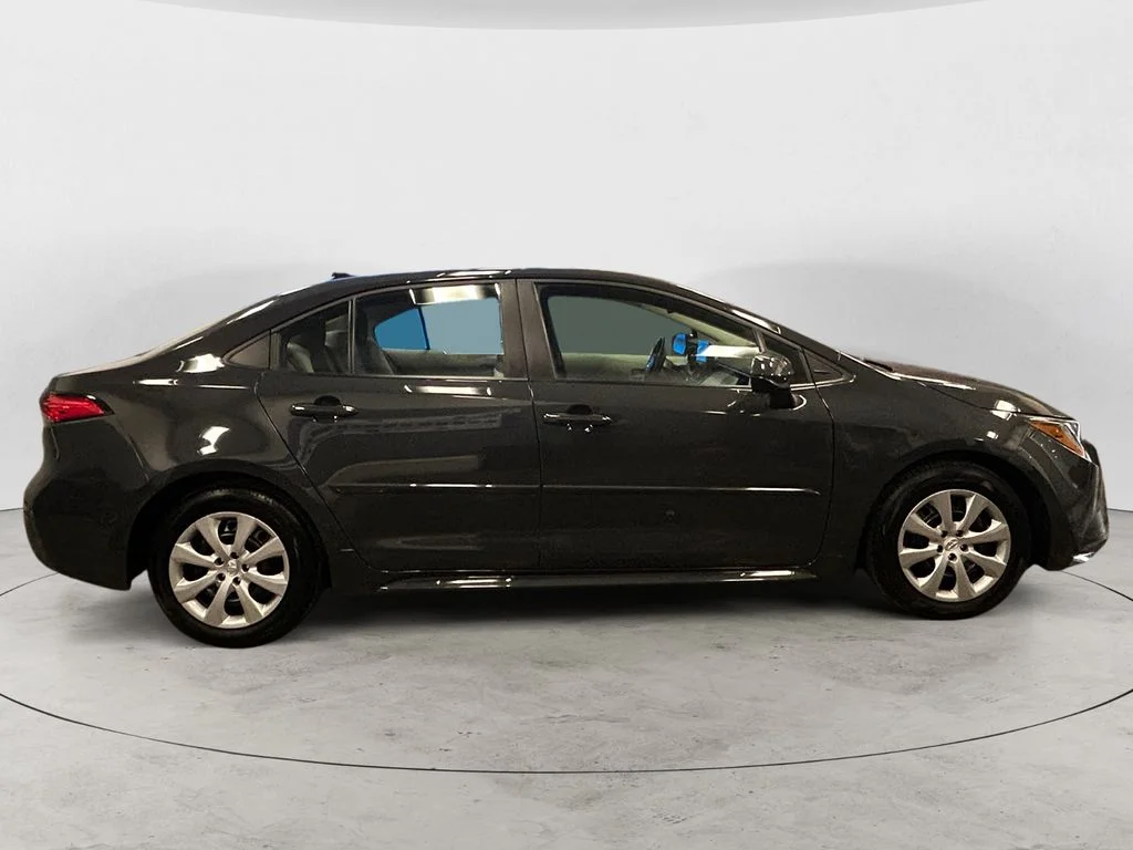 Used 2025 Underground Toyota LE image 6